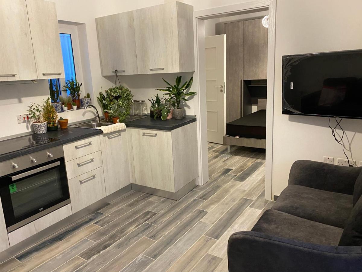 One Beautiful Bedroom Flat In Pieta Bagian luar foto