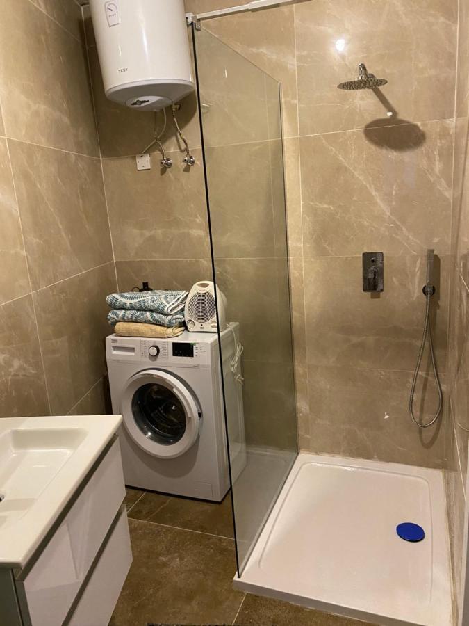 One Beautiful Bedroom Flat In Pieta Bagian luar foto