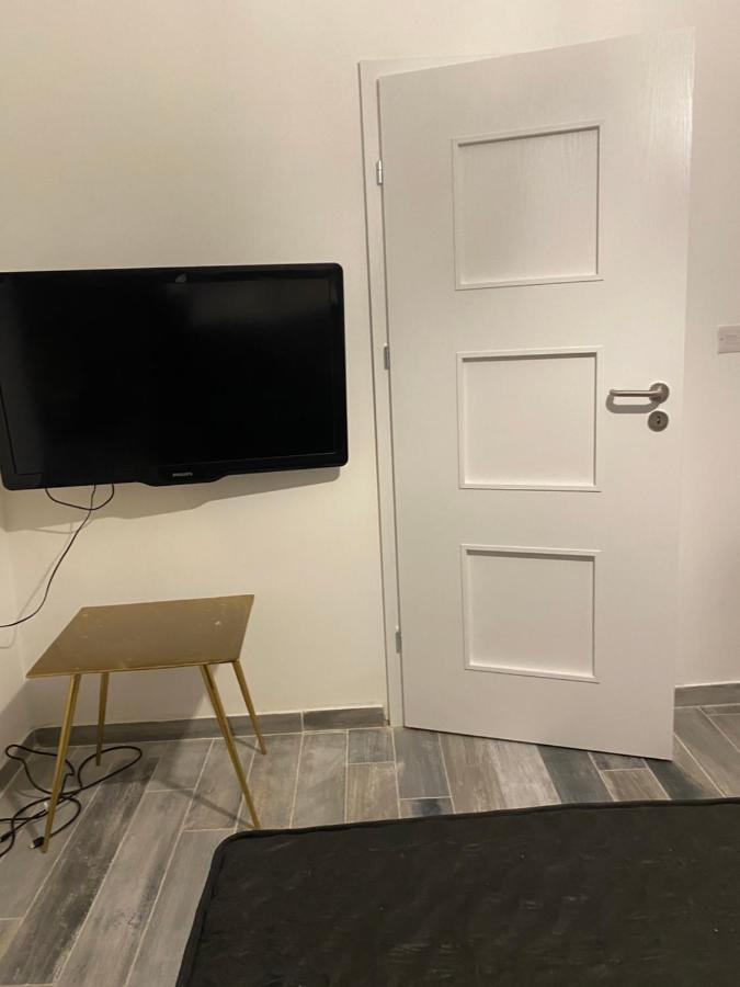 One Beautiful Bedroom Flat In Pieta Bagian luar foto